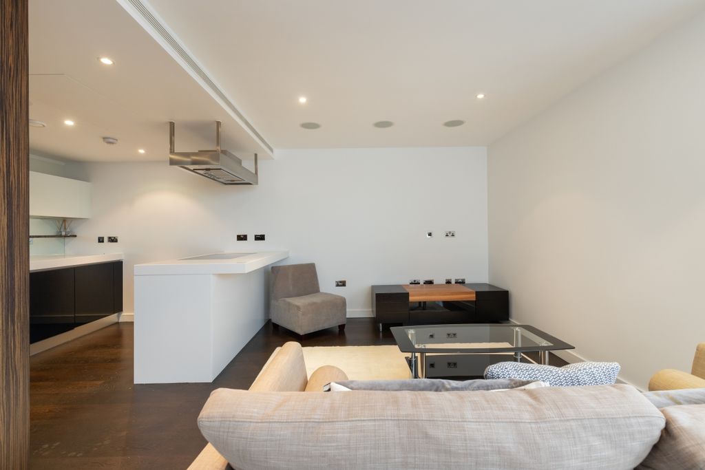 Property photo 3 of 12 Moore House 132 -...