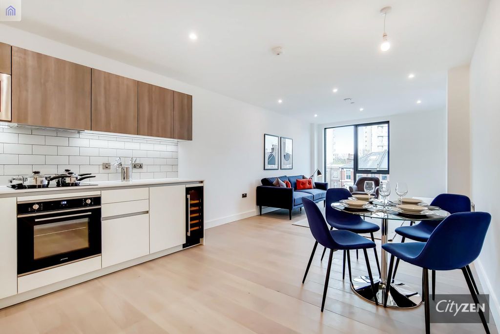Property photo 1 of 14 Kitchen/Dining Area