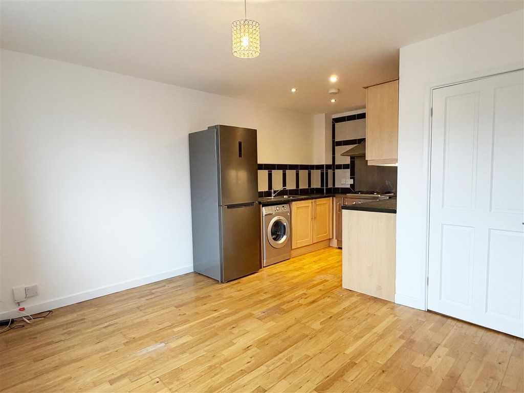 Property photo 3 of 7 Nhr Lounge2 Copy.Jpg