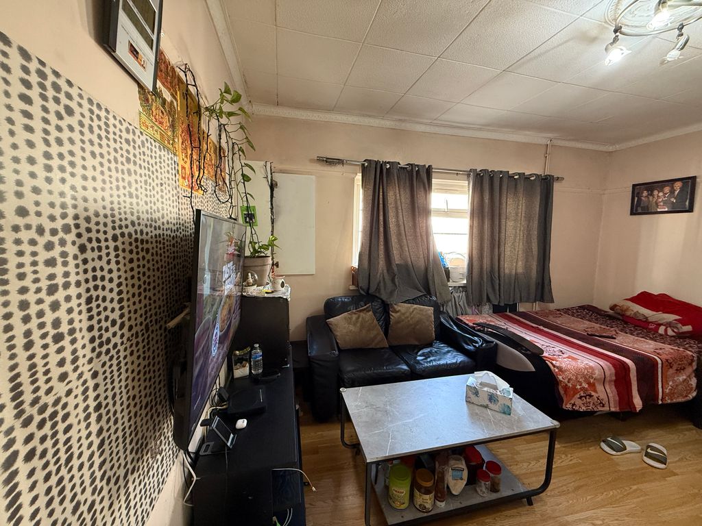 Property photo 3 of 5