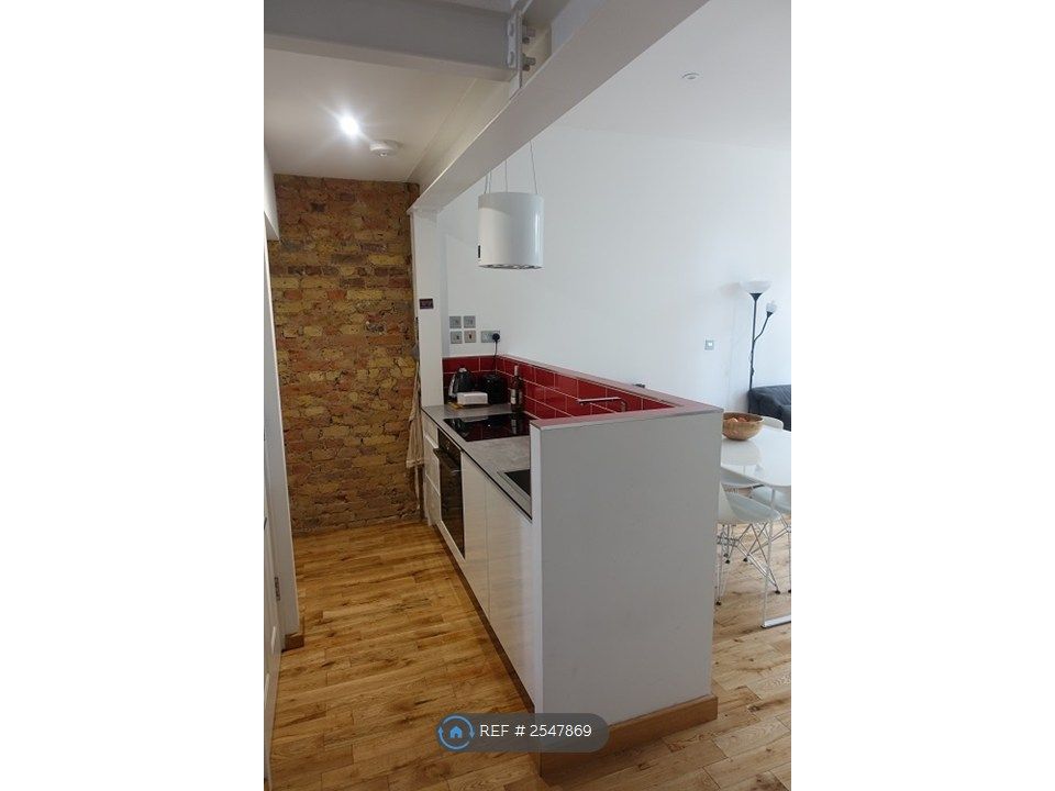 Property photo 3 of 8 Fully Fitted Kitchen