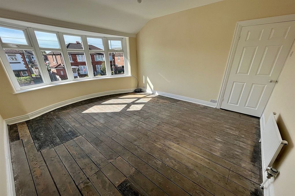 Property photo 2 of 20 Bedroom 1