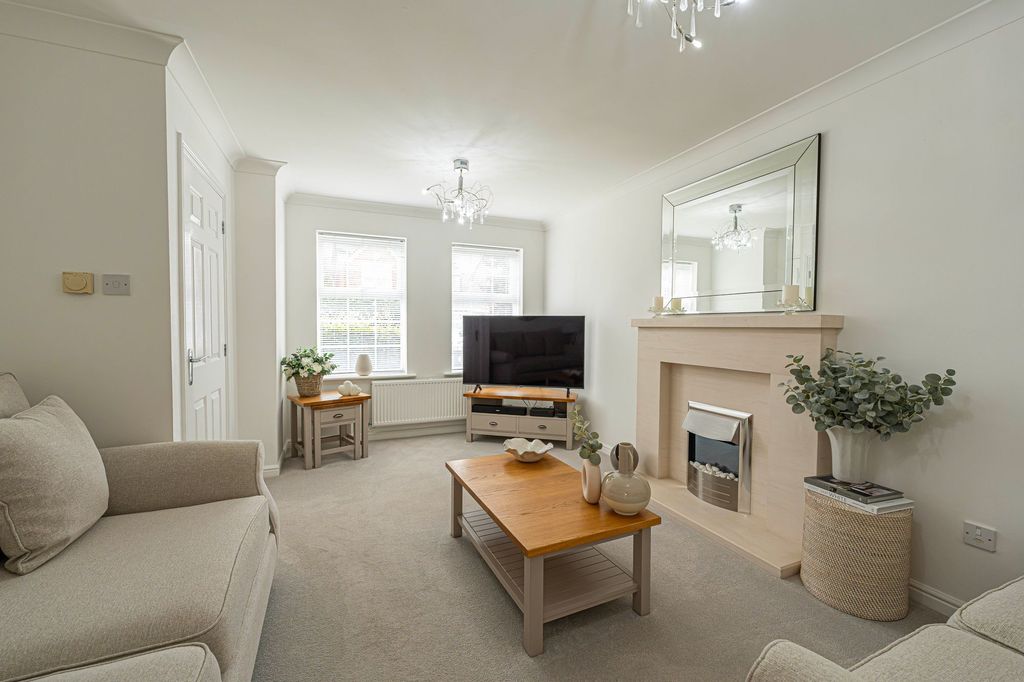 Property photo 3 of 47