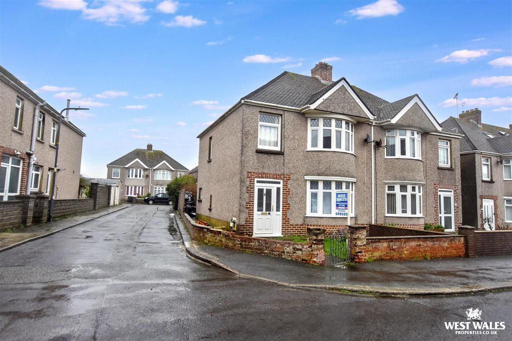 Property photo 1 of 16 16 (4).Jpg