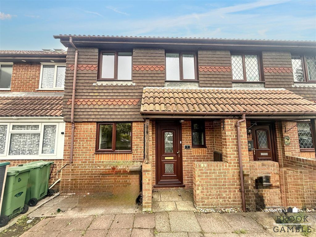Property photo 1 of 15 01323 438506