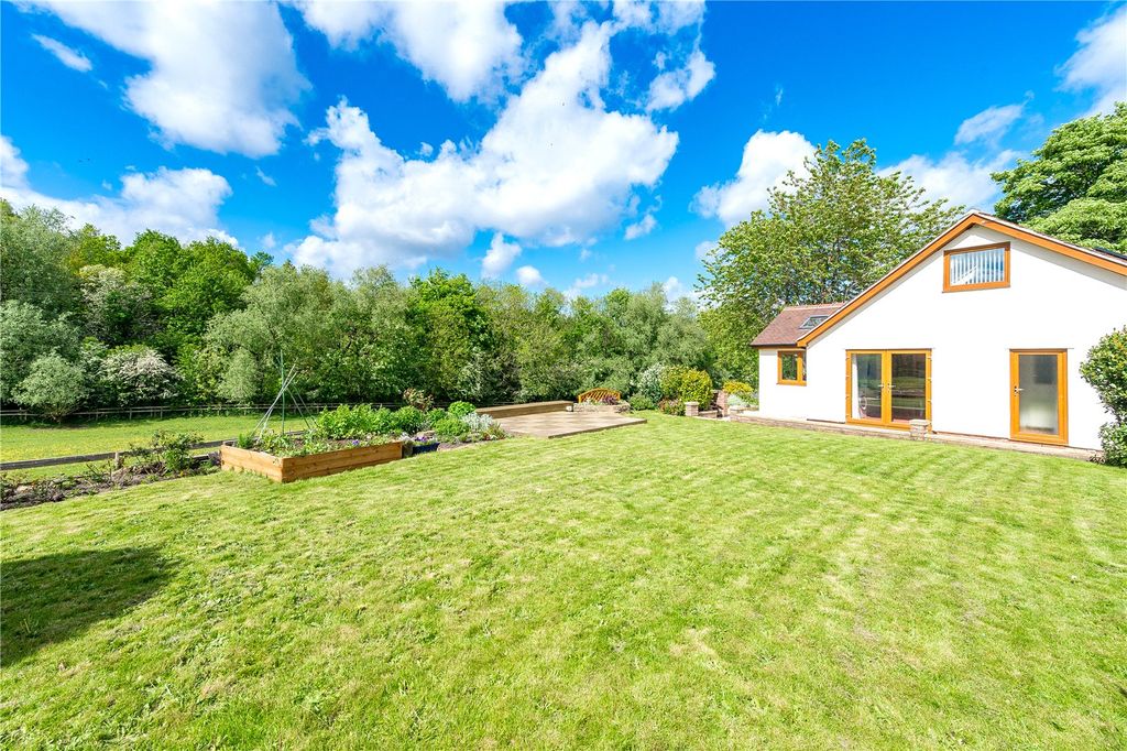 Property photo 3 of 33 Picture No. 31