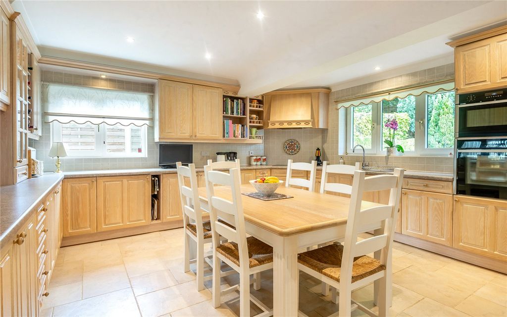 Property photo 3 of 20 Kitchen