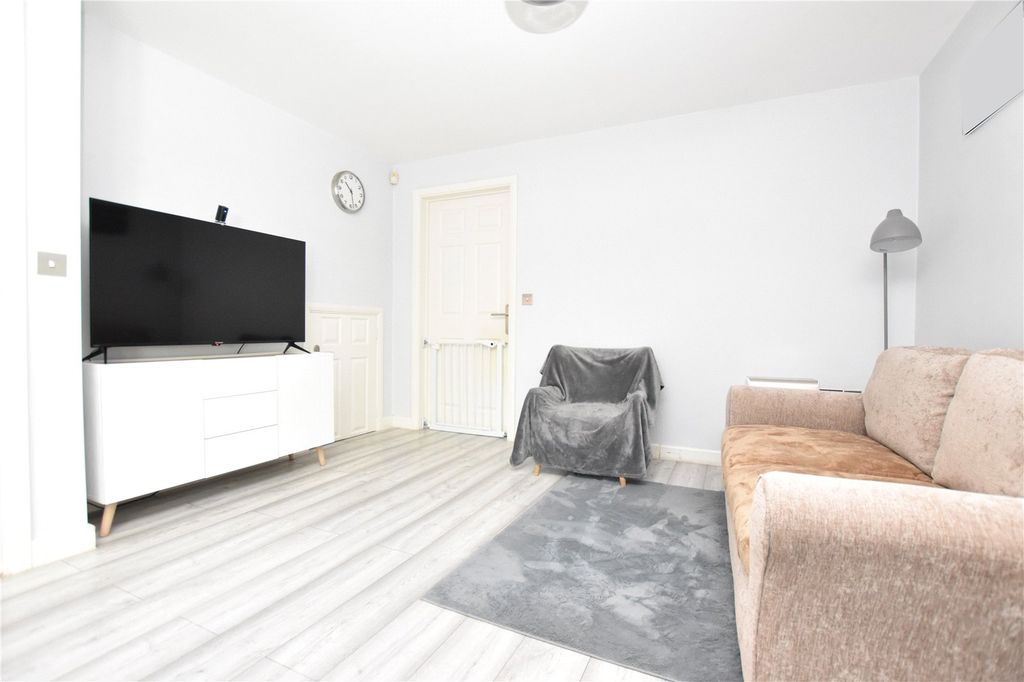 Property photo 3 of 17 Picture No. 19