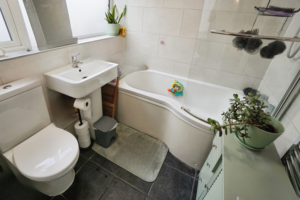 Property photo 3 of 14 Bathroom