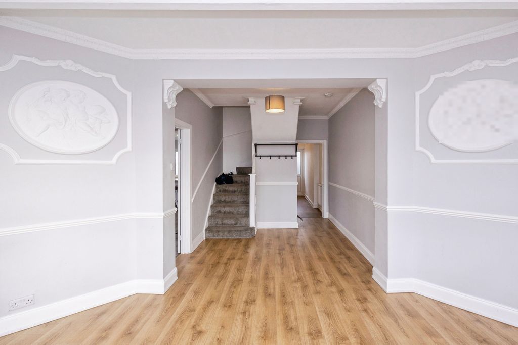 Property photo 3 of 16 Hallway