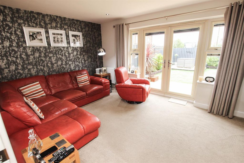 Property photo 3 of 16 Open Plan Living Area