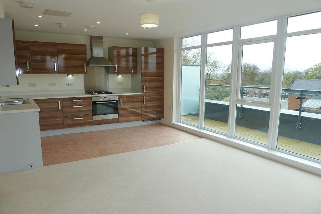 Property photo 3 of 9 Kitchen