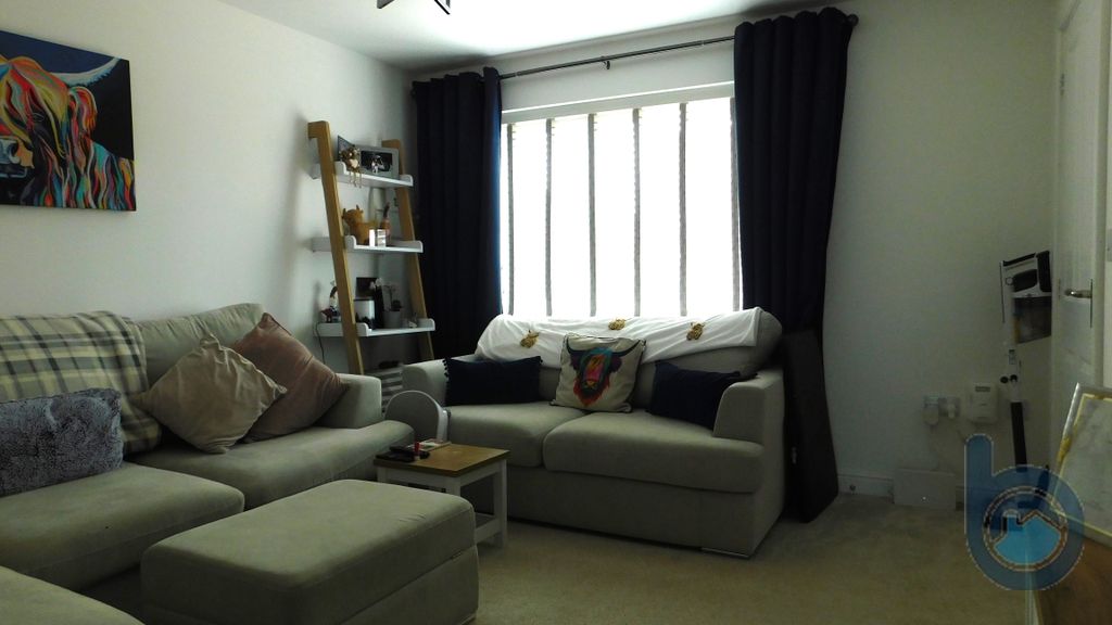 Property photo 3 of 27