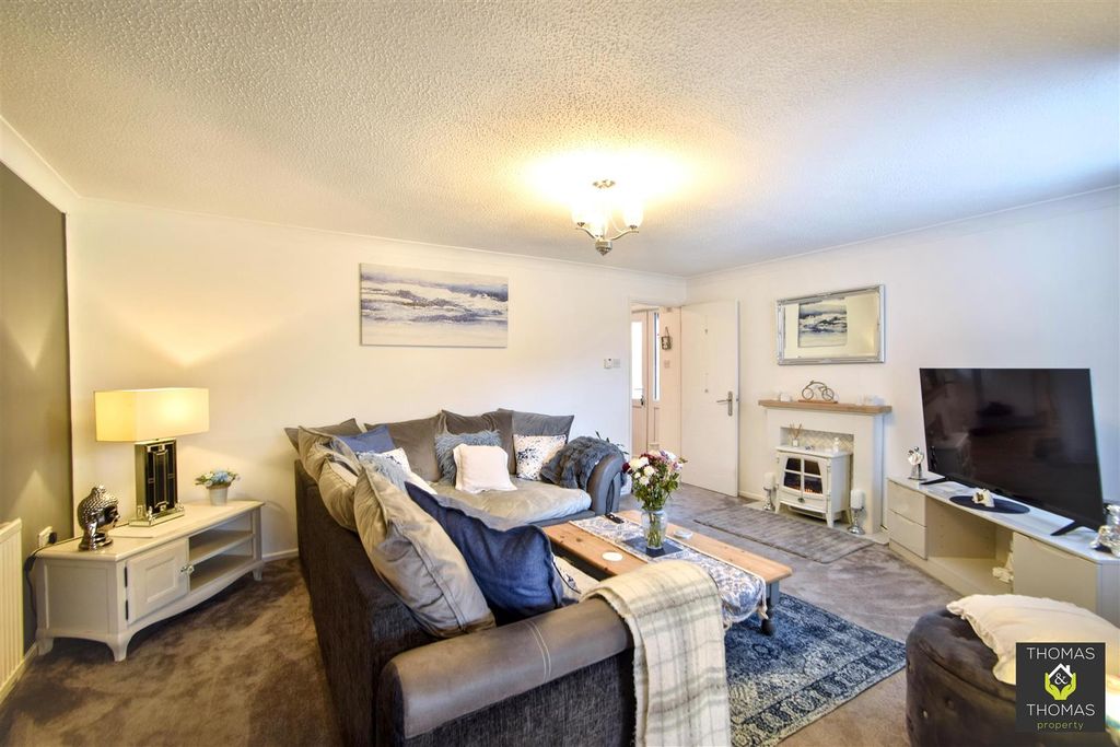 Property photo 2 of 14