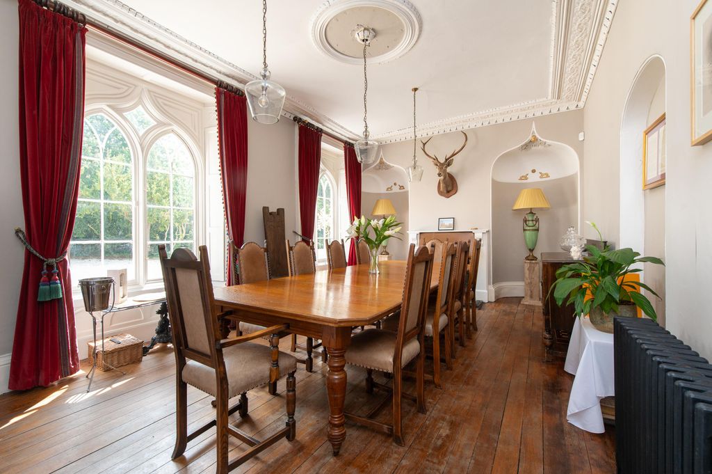 Property photo 3 of 40 Image