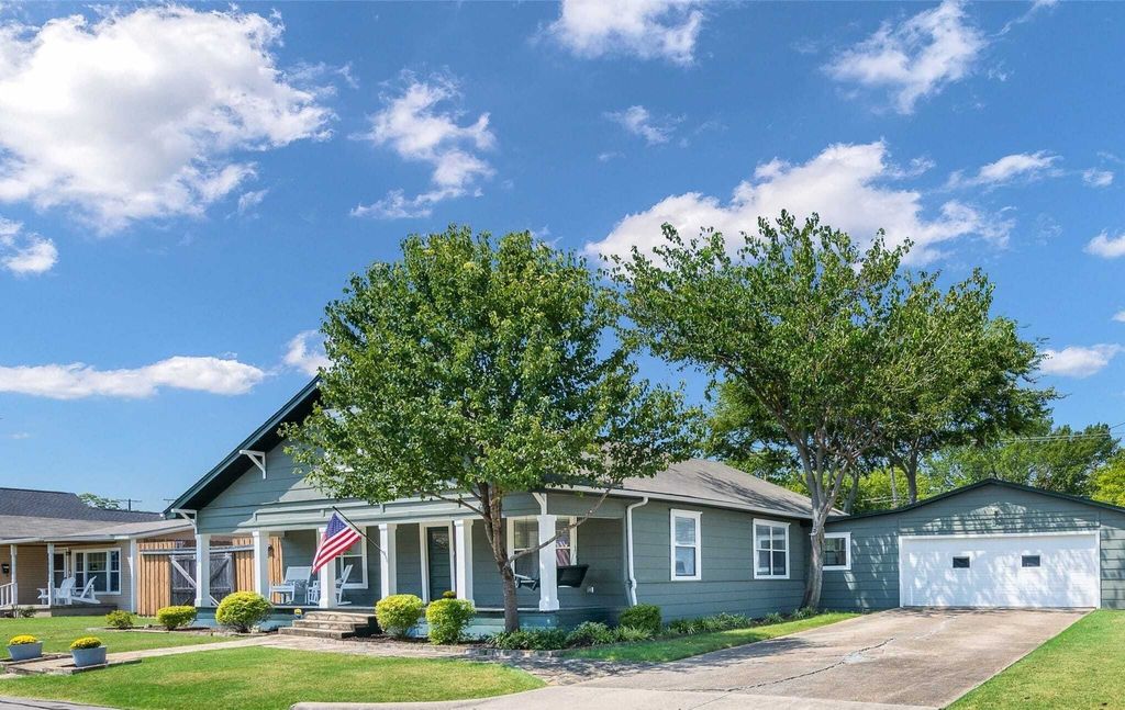 Property photo 1 of 30