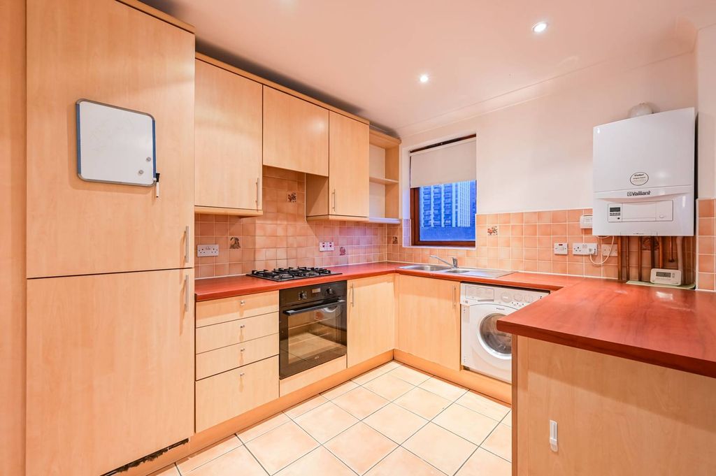 Property photo 3 of 16