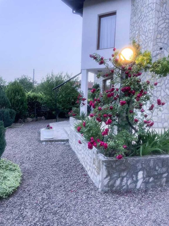 Property photo 2 of 31