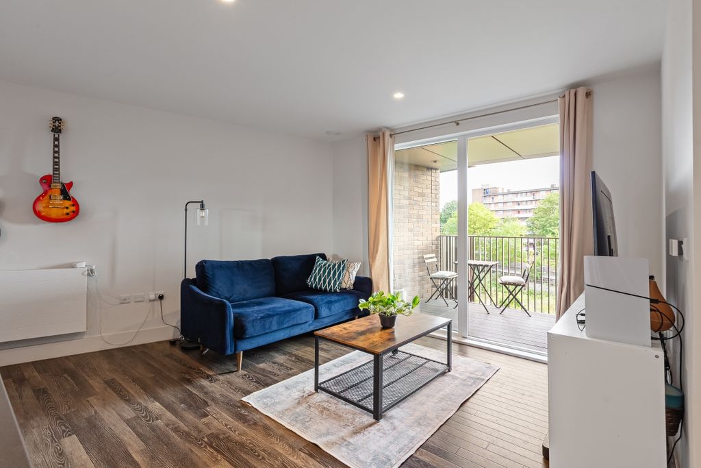 Property photo 2 of 15 094A4105