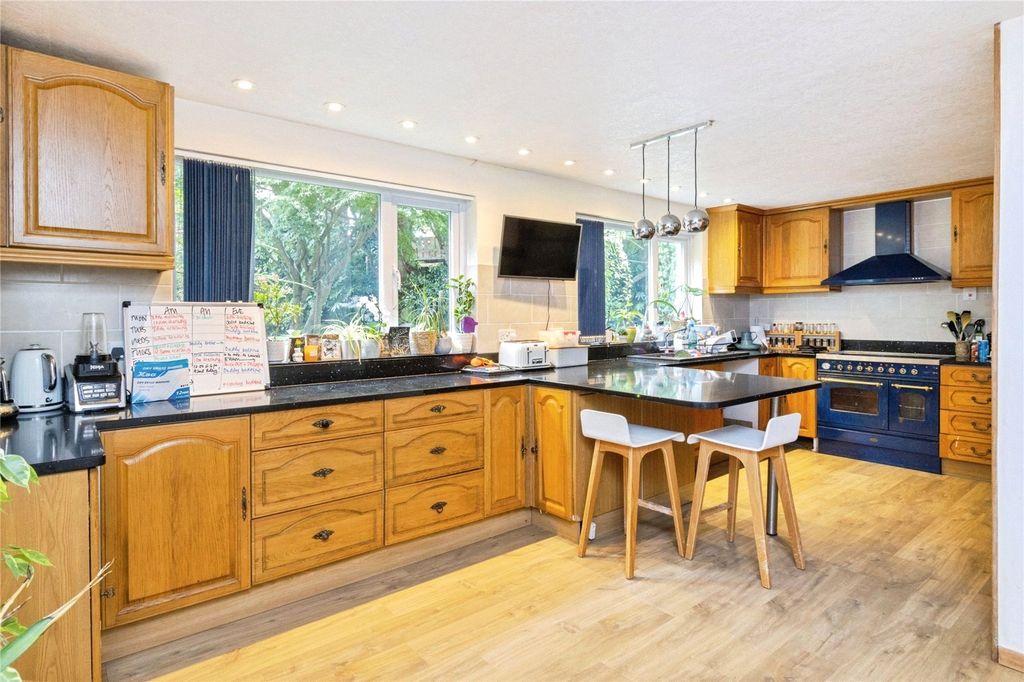 Property photo 2 of 17 Picture No. 04