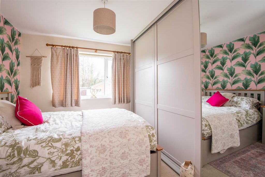 Property photo 3 of 16 Master Bedroom