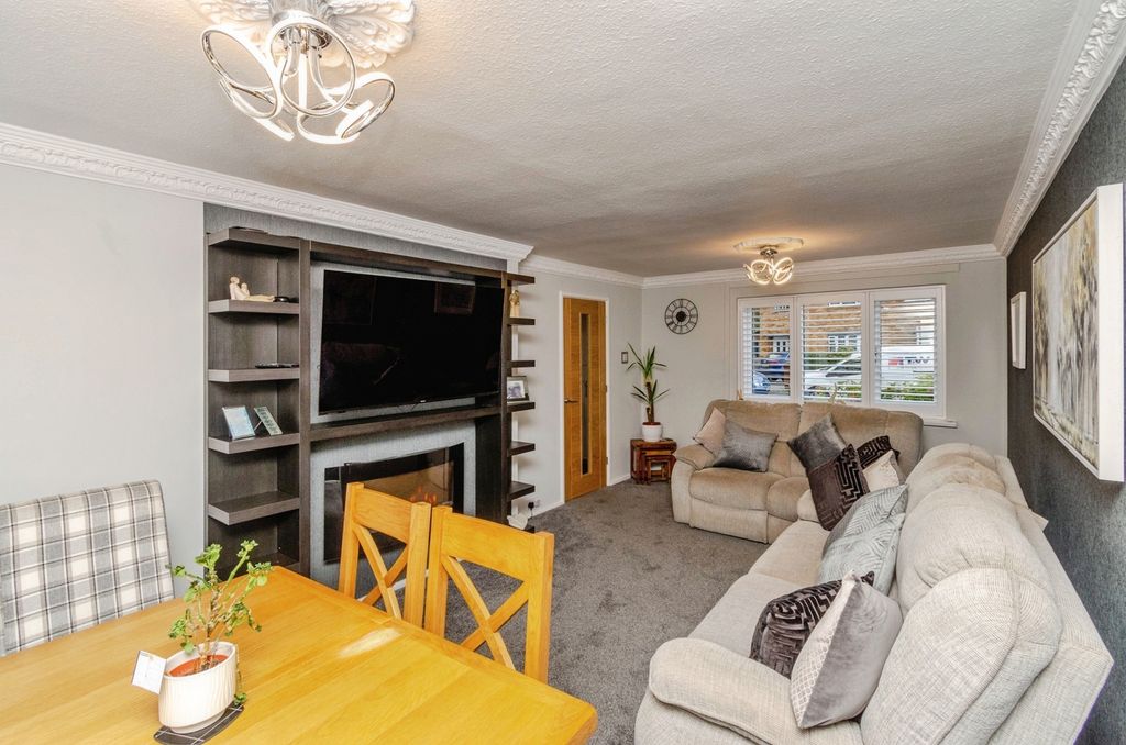 Property photo 2 of 17 Photo