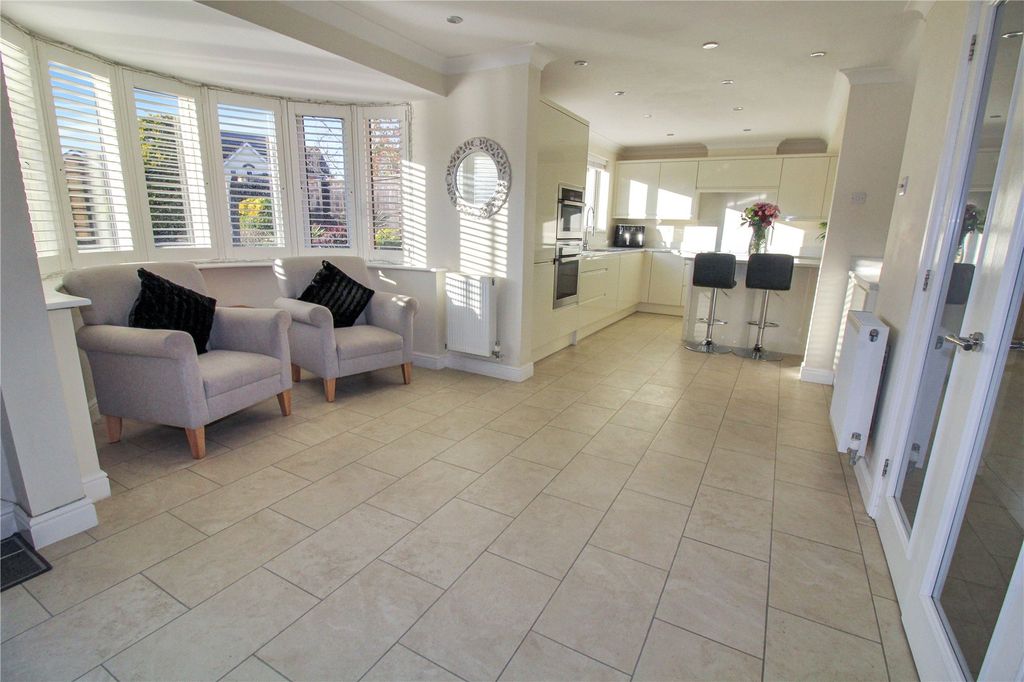 Property photo 3 of 28 Picture No. 24