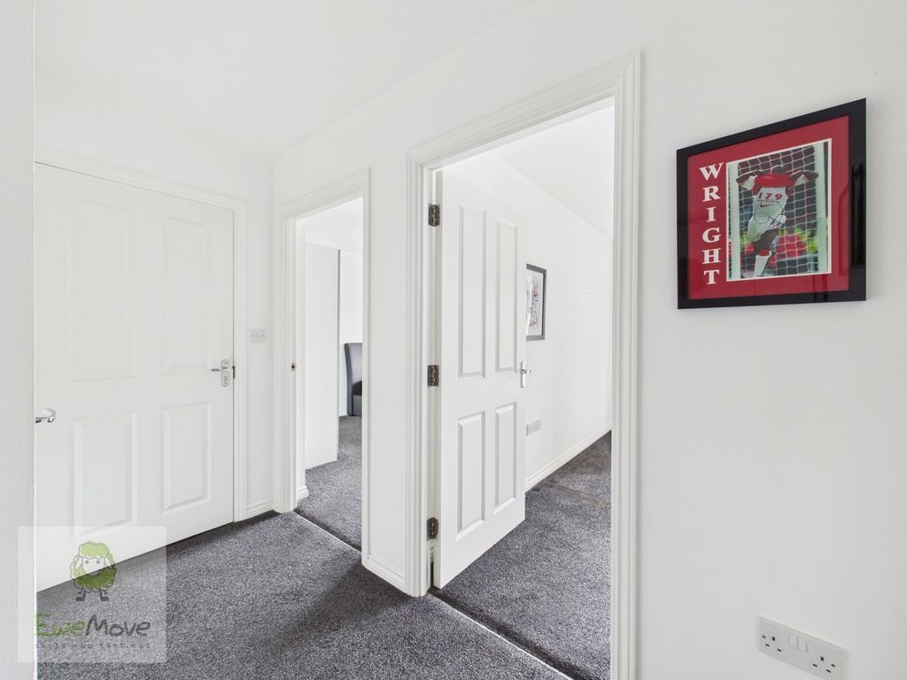 Property photo 2 of 9 Entrance Hall
