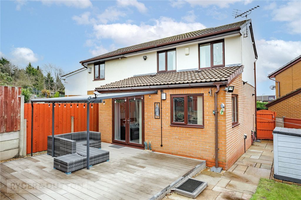 Property photo 3 of 21 Garden