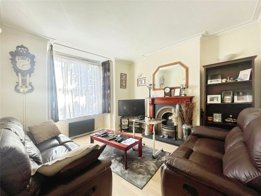 Property photo 2 of 12 Picture No. 17