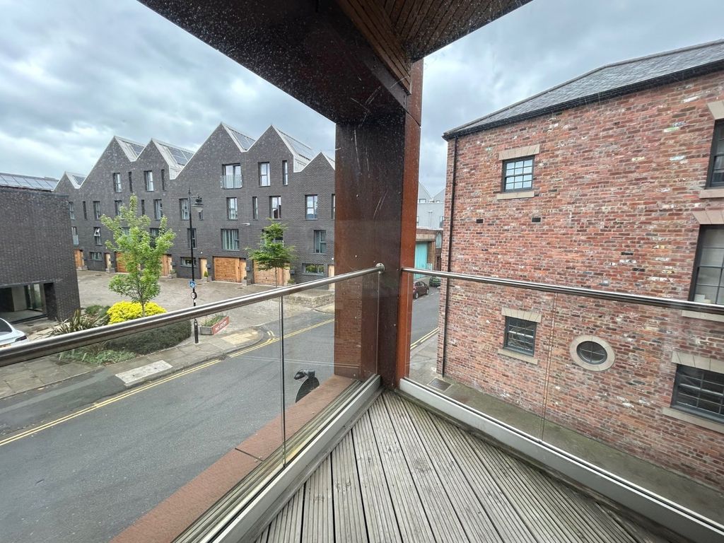 Property photo 2 of 8 Picture No. 18