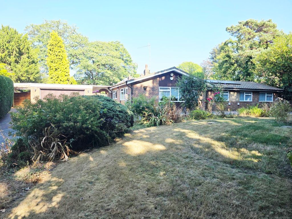 Property photo 1 of 18 4 Bedroom Bungalow For Rent