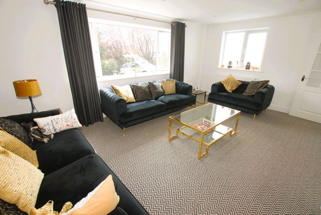 Property photo 3 of 26 Sitting Room