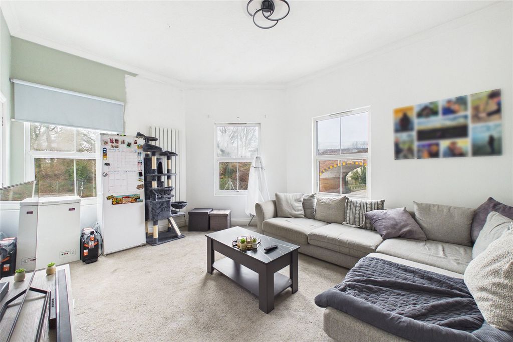 Property photo 2 of 6 Picture No. 01