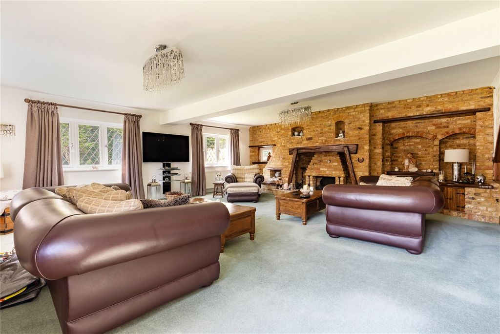 Property photo 3 of 52 Picture No. 02