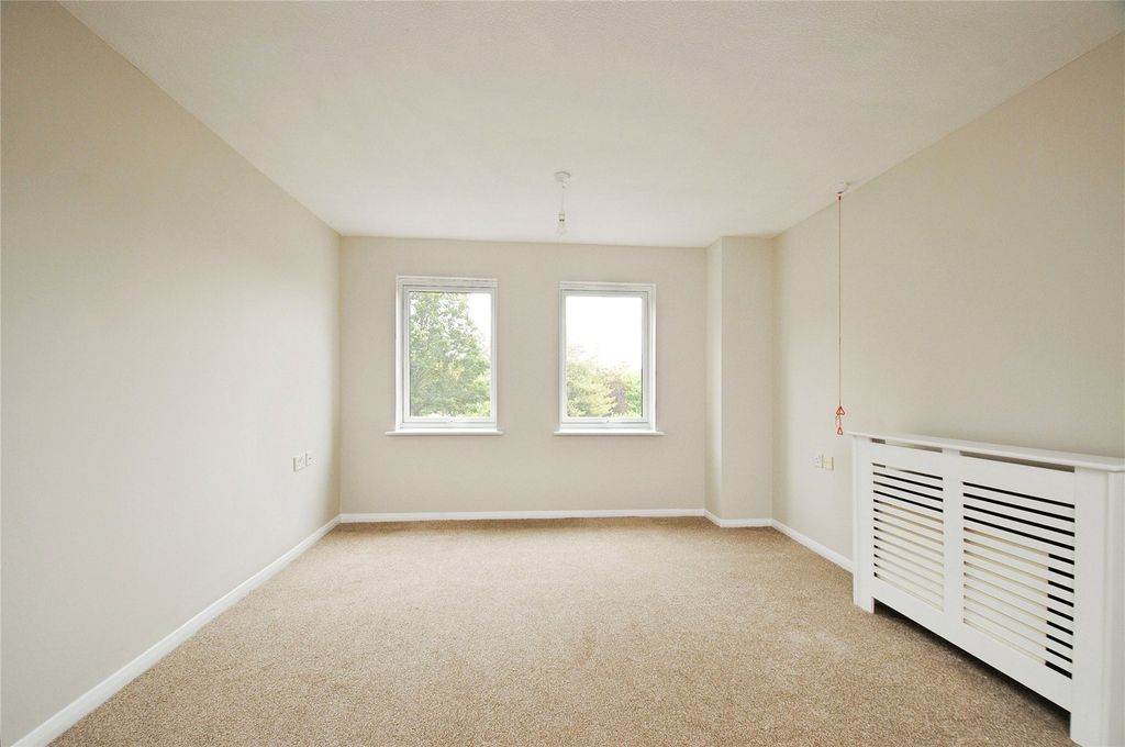Property photo 1 of 13 Lounge