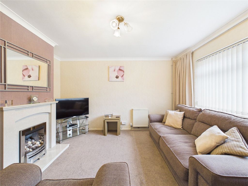 Property photo 3 of 21 Picture No. 23