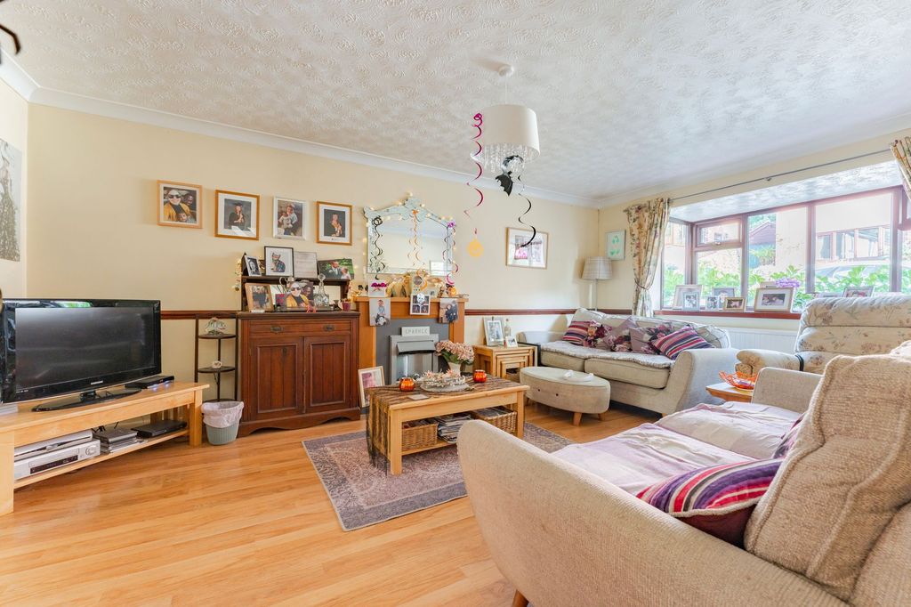 Property photo 3 of 19