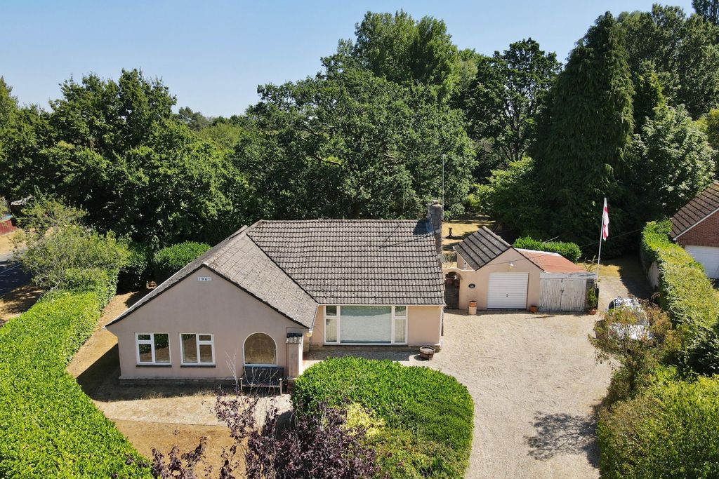 Property photo 1 of 25 3 Bed Detached Bungalow
