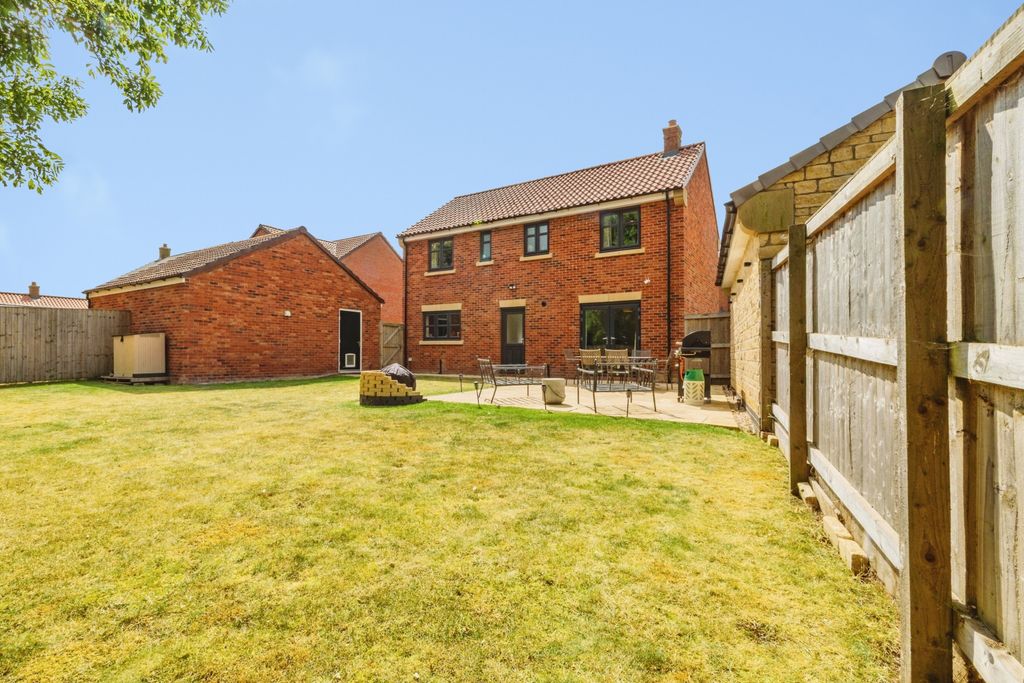 Property photo 2 of 36