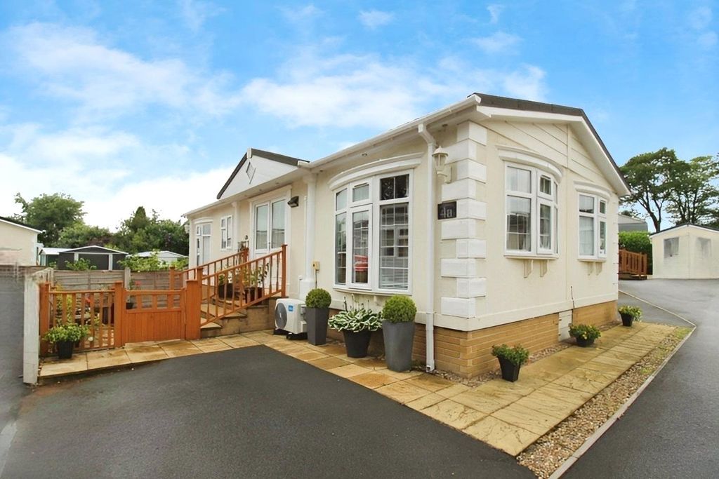 Property photo 1 of 11 External