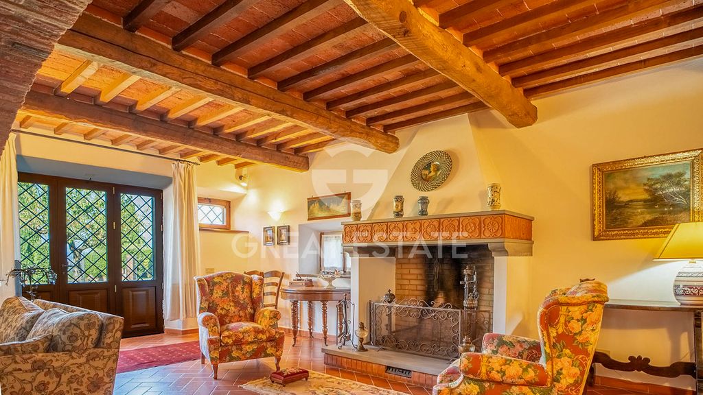 Property photo 2 of 30 Interiors