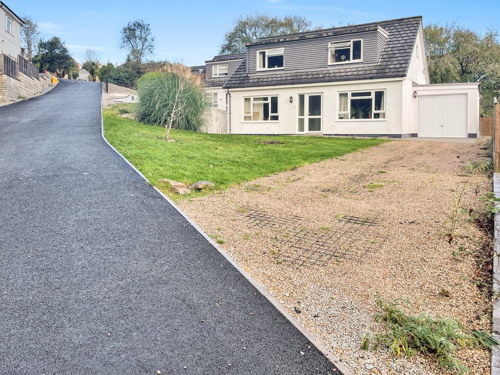 Property photo 1 of 17 Front