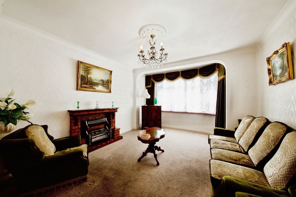 Property photo 2 of 22