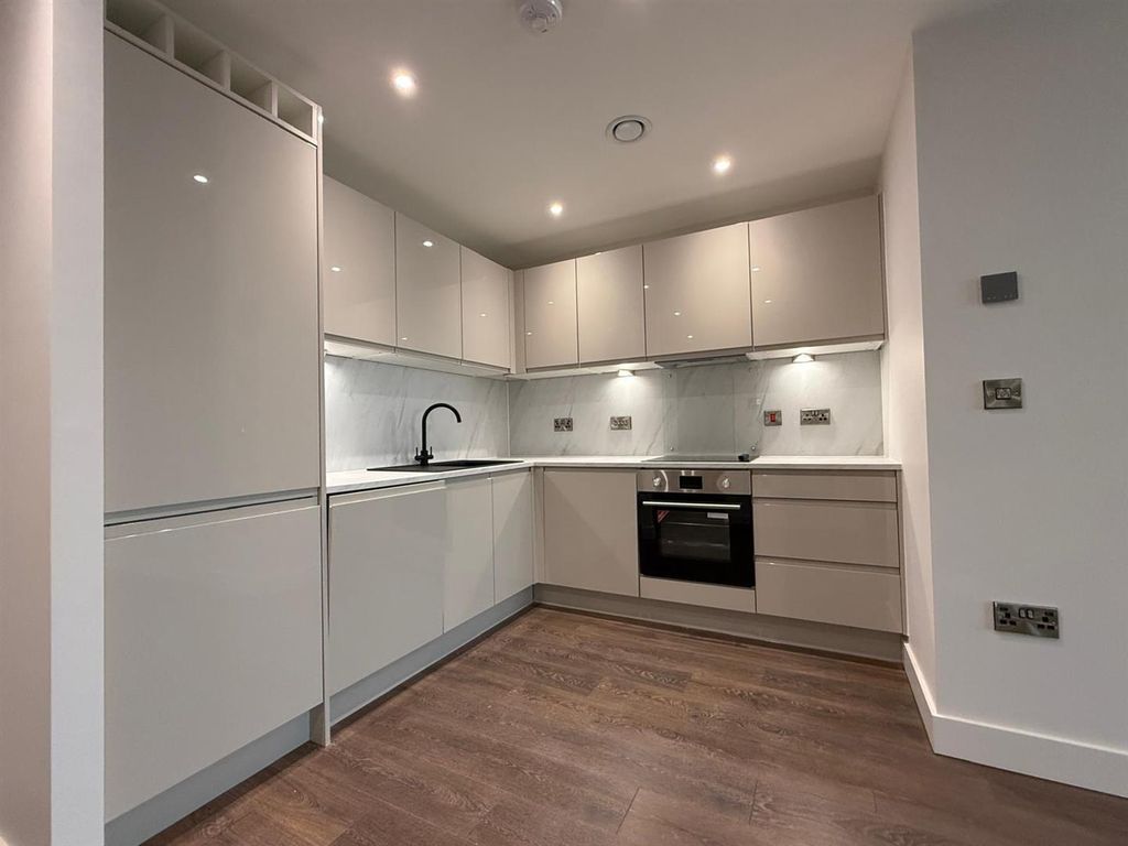 Property photo 2 of 11 Kitchen.Jpg