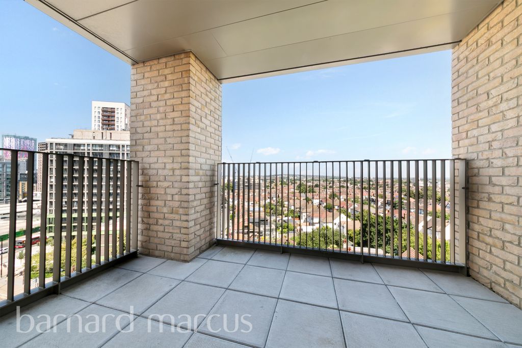 Property photo 3 of 10 Balcony