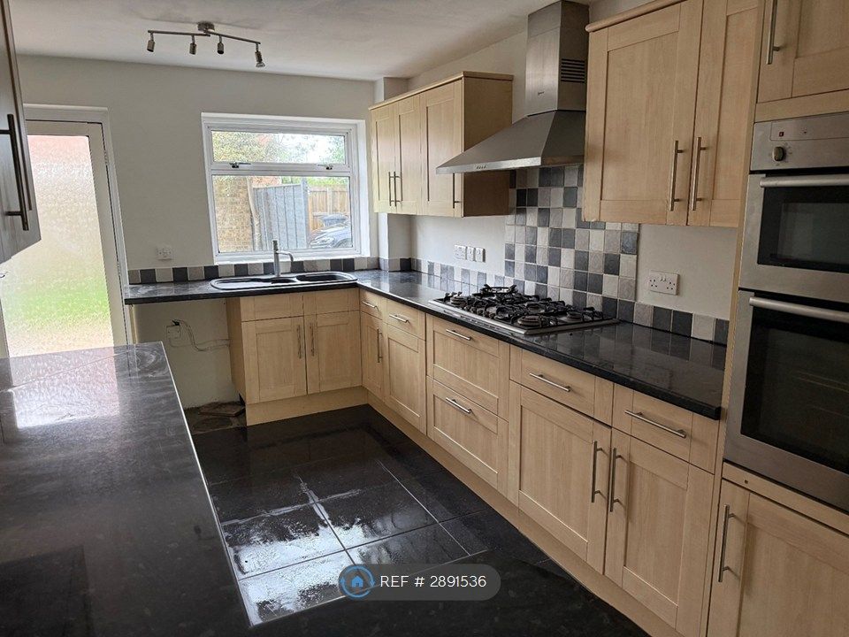 Property photo 3 of 25