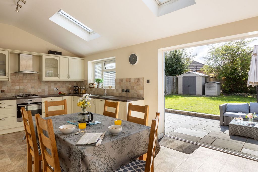 Property photo 3 of 19