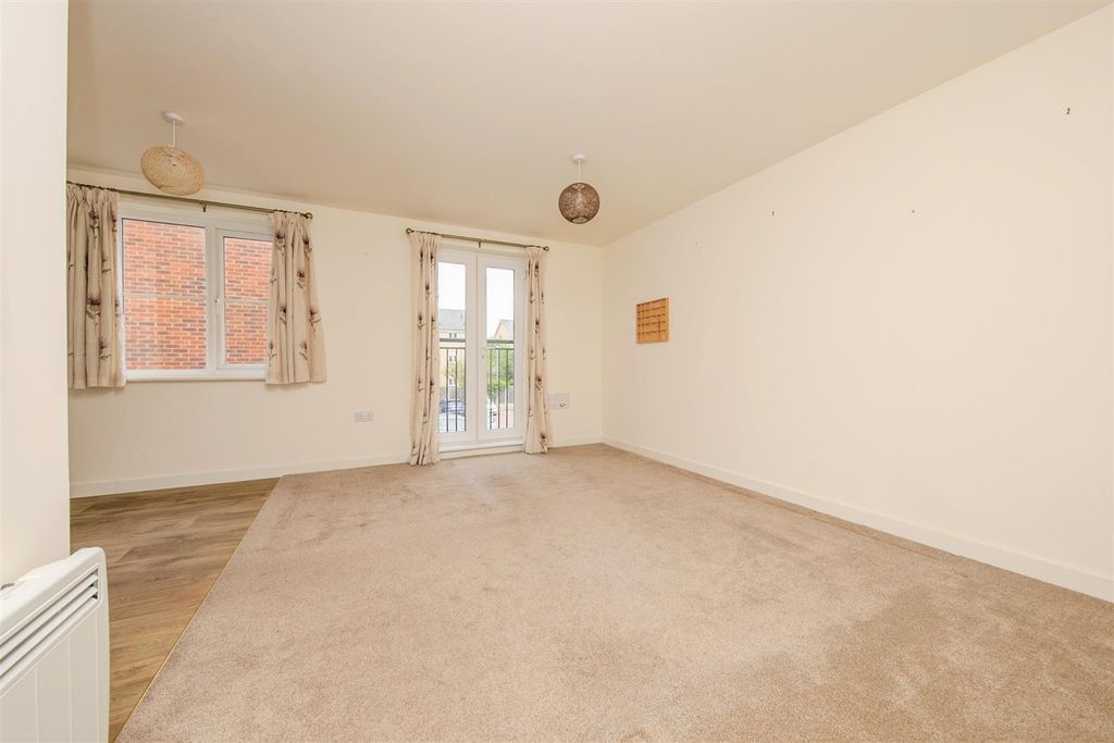 Property photo 2 of 11