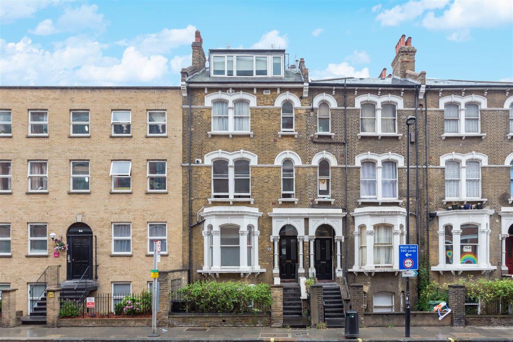 Property photo 1 of 7 Highgaterd001.Jpg